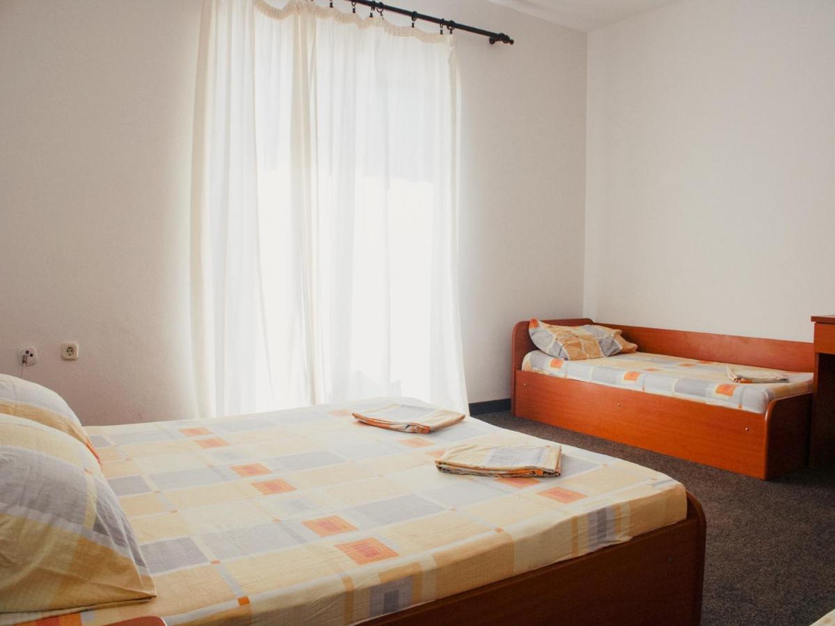 Apartments And Rooms Mato Neum Exterior foto